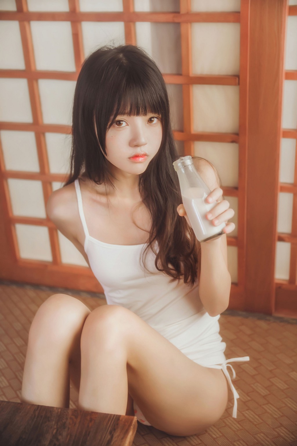 桜桃喵《小背心换水手服》 [萝莉COS] 写真集[144P]