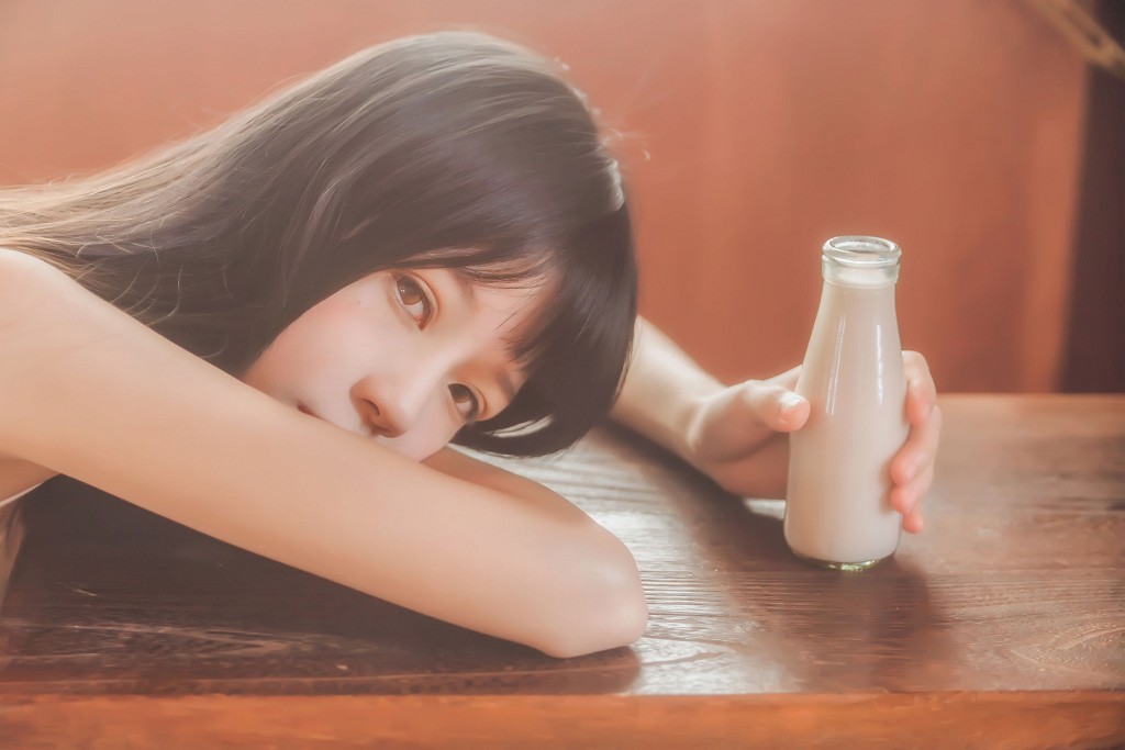 桜桃喵《小背心换水手服》 [萝莉COS] 写真集[144P]