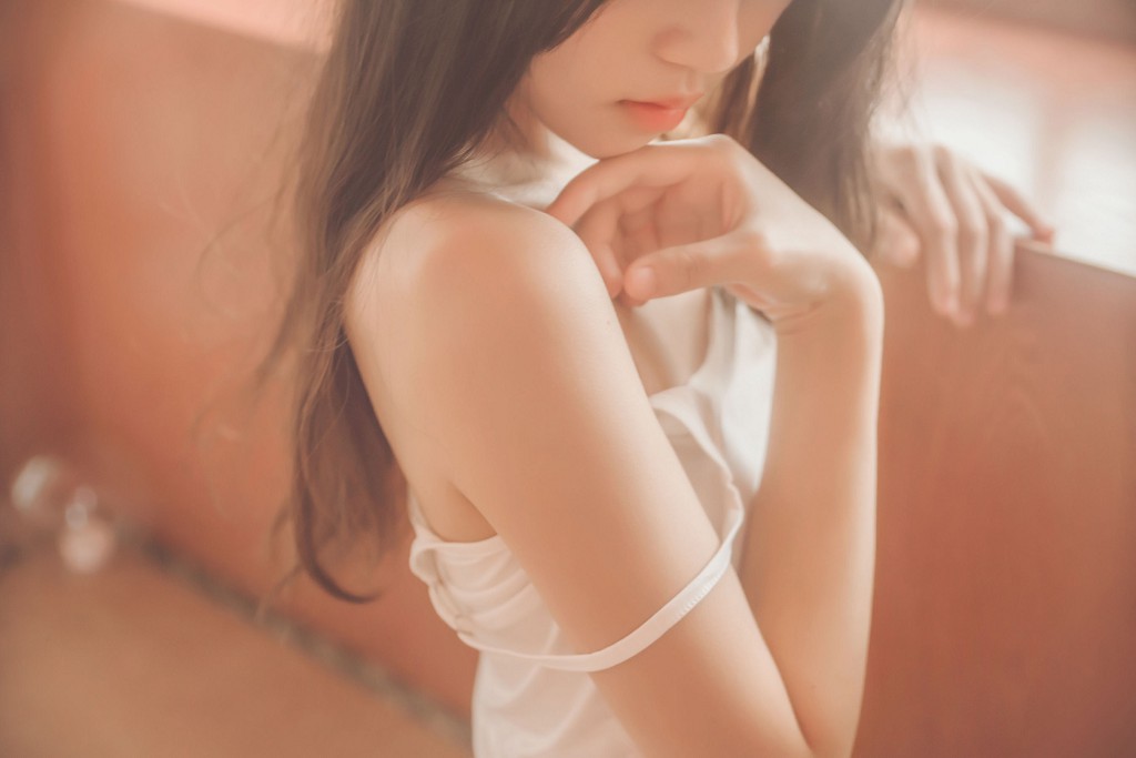 桜桃喵《小背心换水手服》 [萝莉COS] 写真集[144P]