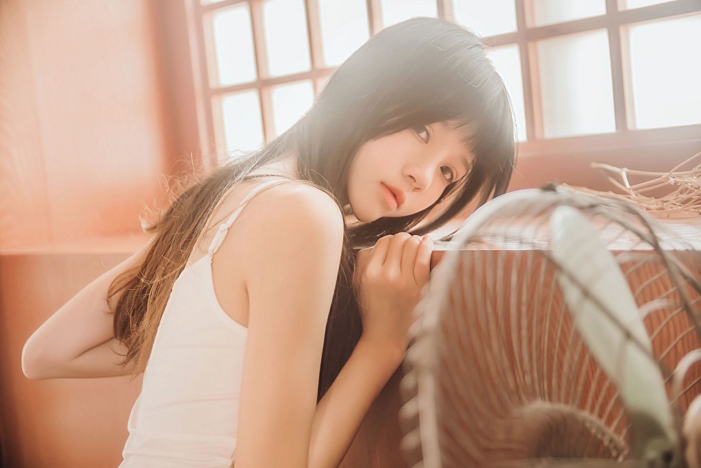 桜桃喵《小背心换水手服》 [萝莉COS] 写真集[144P]