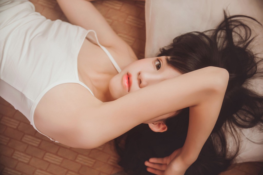 桜桃喵《小背心换水手服》 [萝莉COS] 写真集[144P]