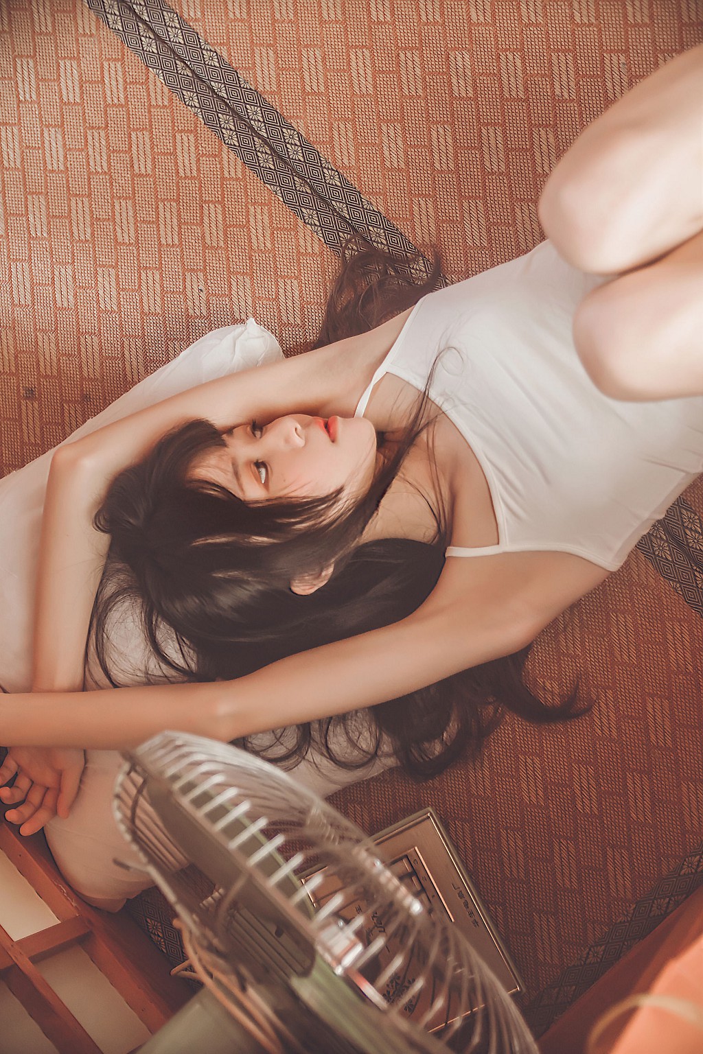 桜桃喵《小背心换水手服》 [萝莉COS] 写真集[144P]