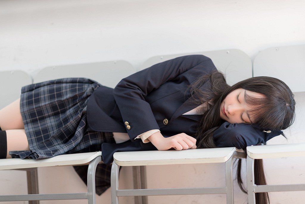 萌妹木绵绵OwO《西式JK》 [COSER美女] 写真集[47P]