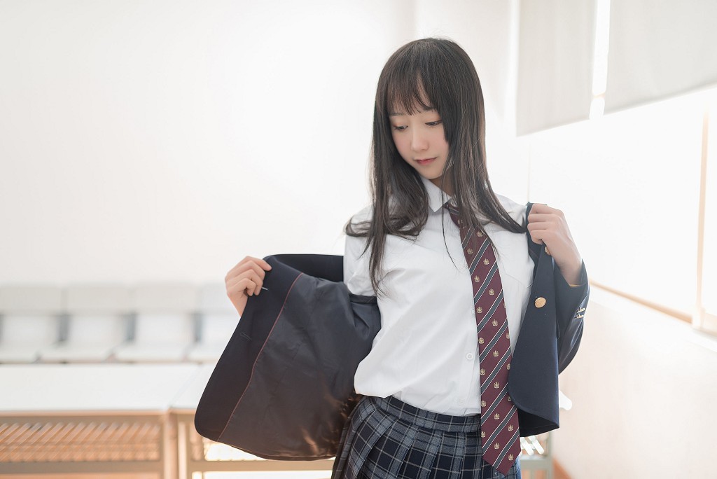 萌妹木绵绵OwO《西式JK》 [COSER美女] 写真集[47P]