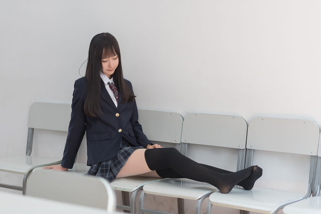 萌妹木绵绵OwO《西式JK》 [COSER美女] 写真集[47P]