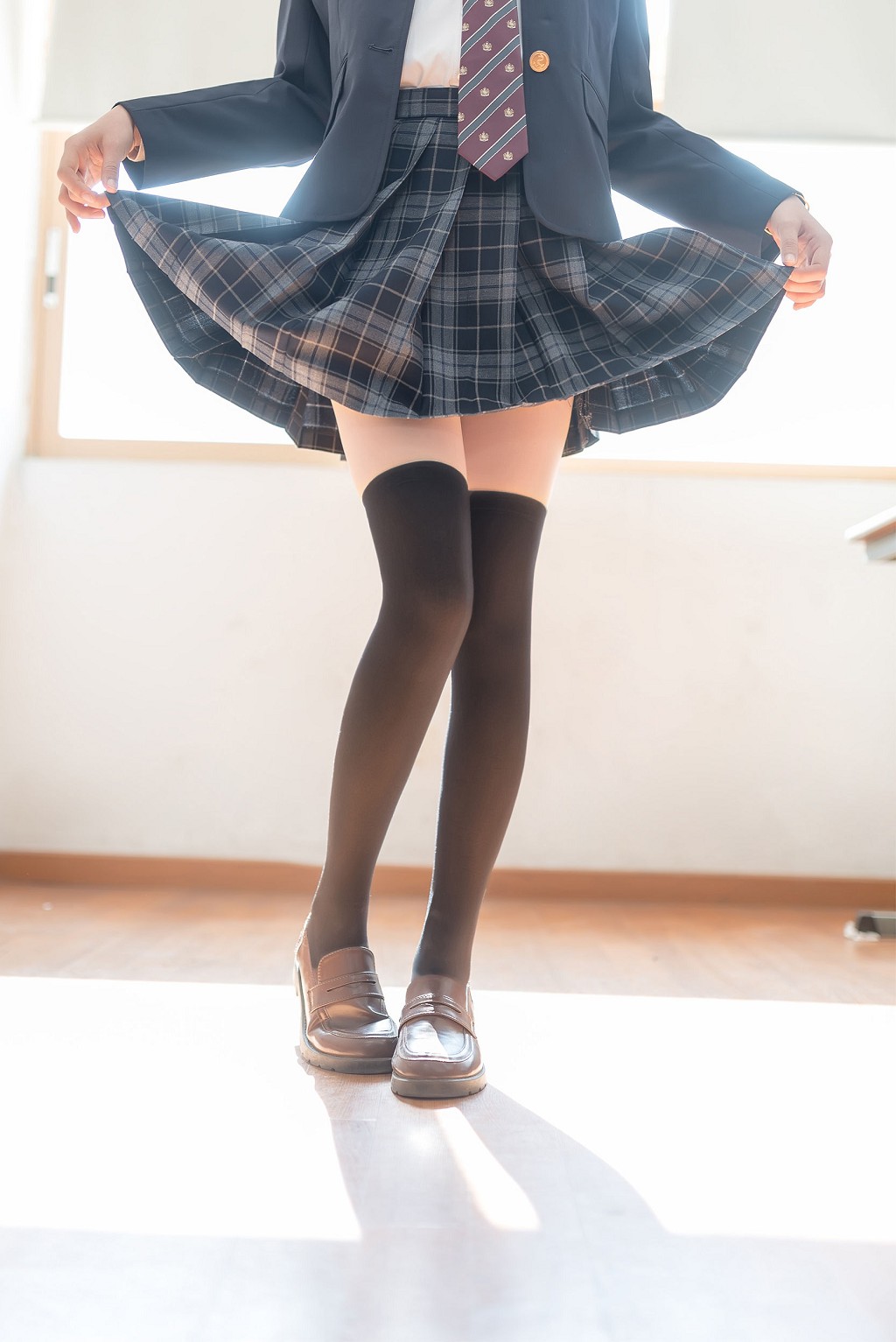 萌妹木绵绵OwO《西式JK》 [COSER美女] 写真集[47P]