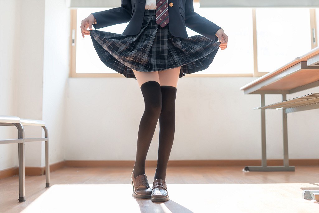 萌妹木绵绵OwO《西式JK》 [COSER美女] 写真集[47P]