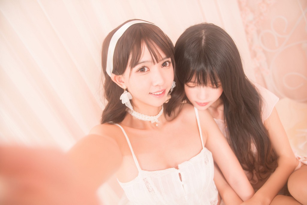 ​桜桃喵&鳗鱼霏子《百合》》 [萝莉COS] 写真集[20P]