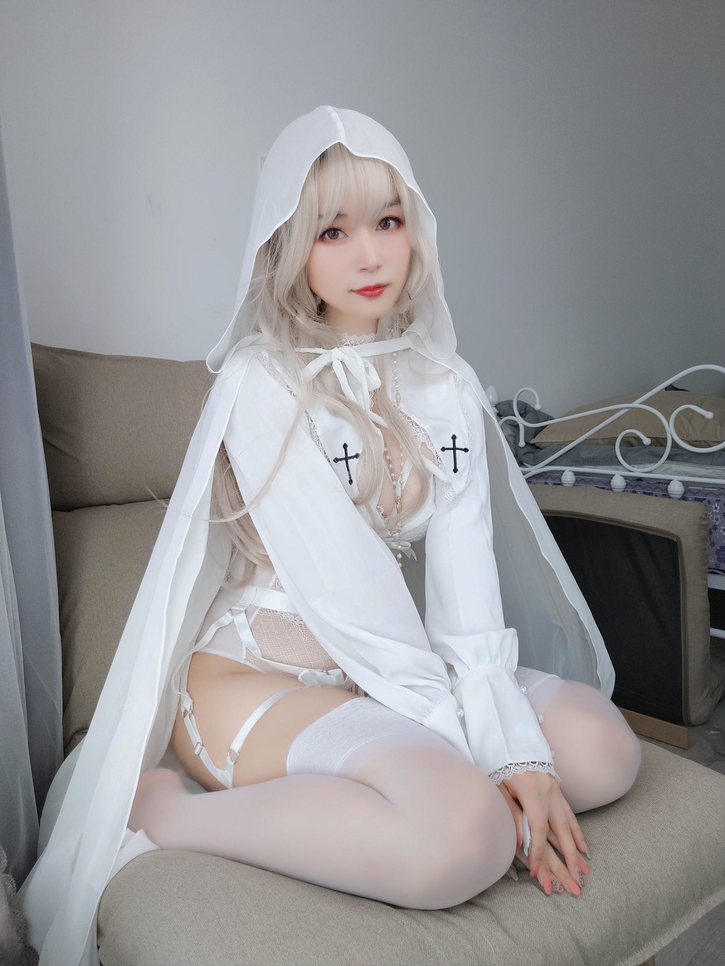 COSER白银81《纯白圣女》 [Cosplay少女] 写真集[56P]