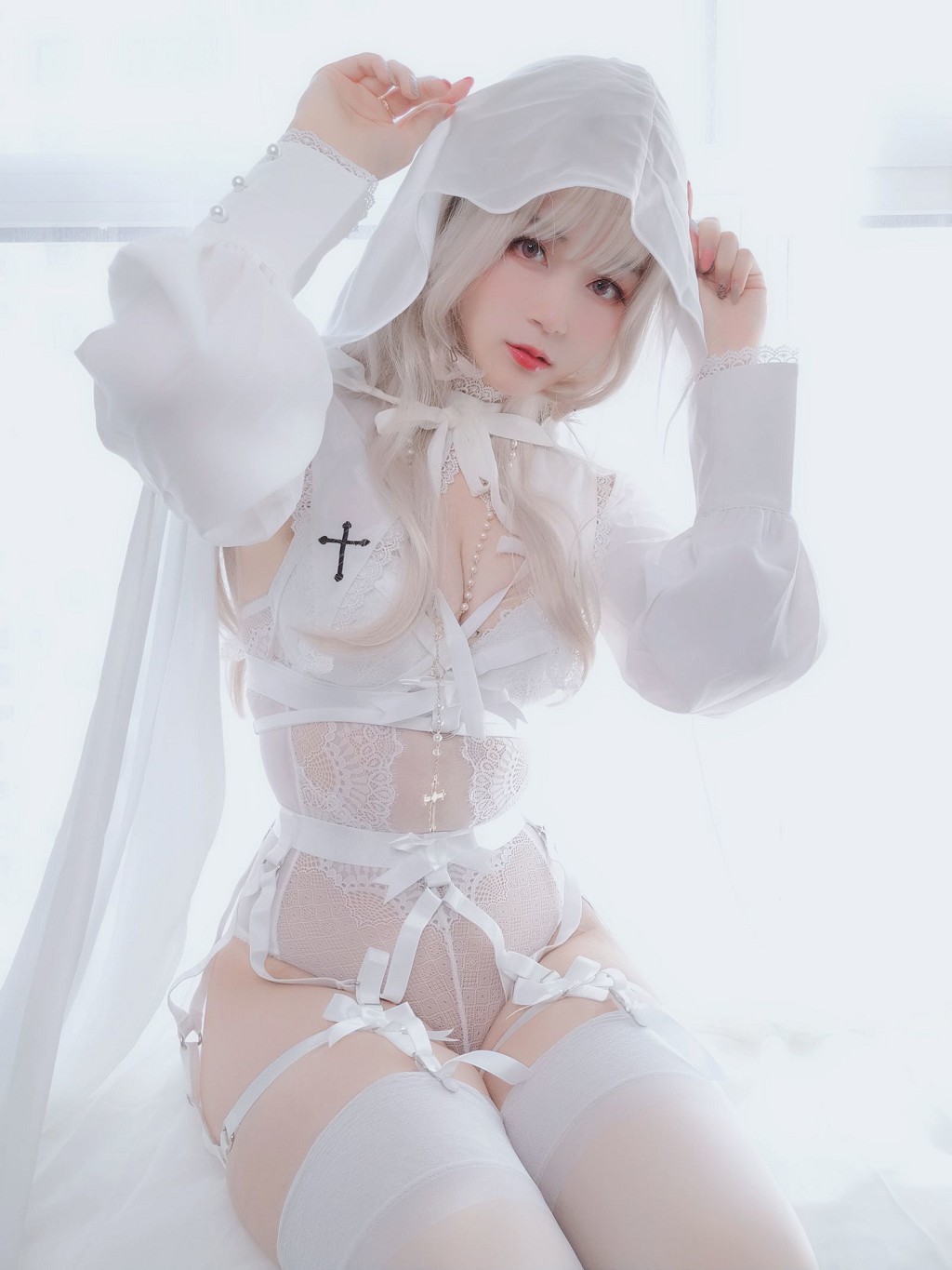 COSER白银81《纯白圣女》 [Cosplay少女] 写真集[56P]