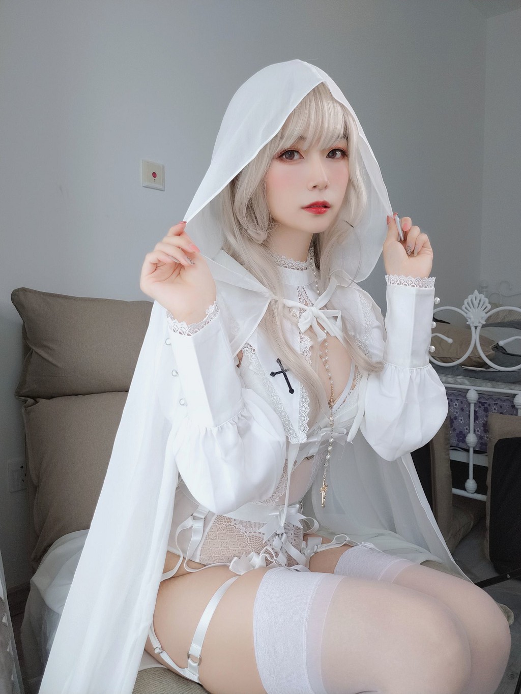 COSER白银81《纯白圣女》 [Cosplay少女] 写真集[56P]