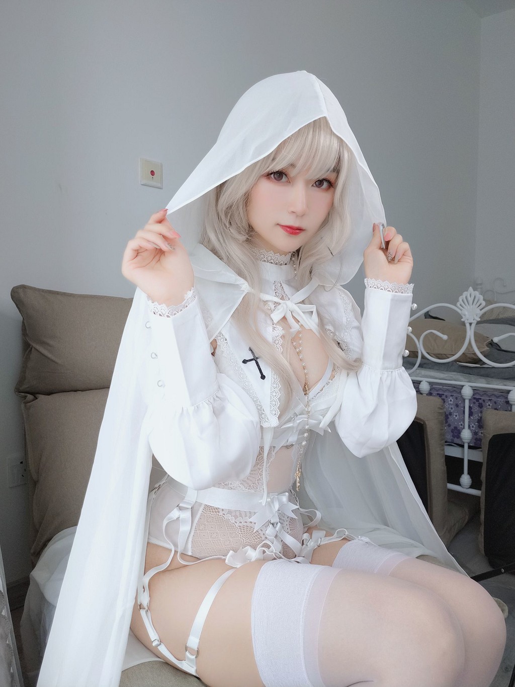 COSER白银81《纯白圣女》 [Cosplay少女] 写真集[56P]
