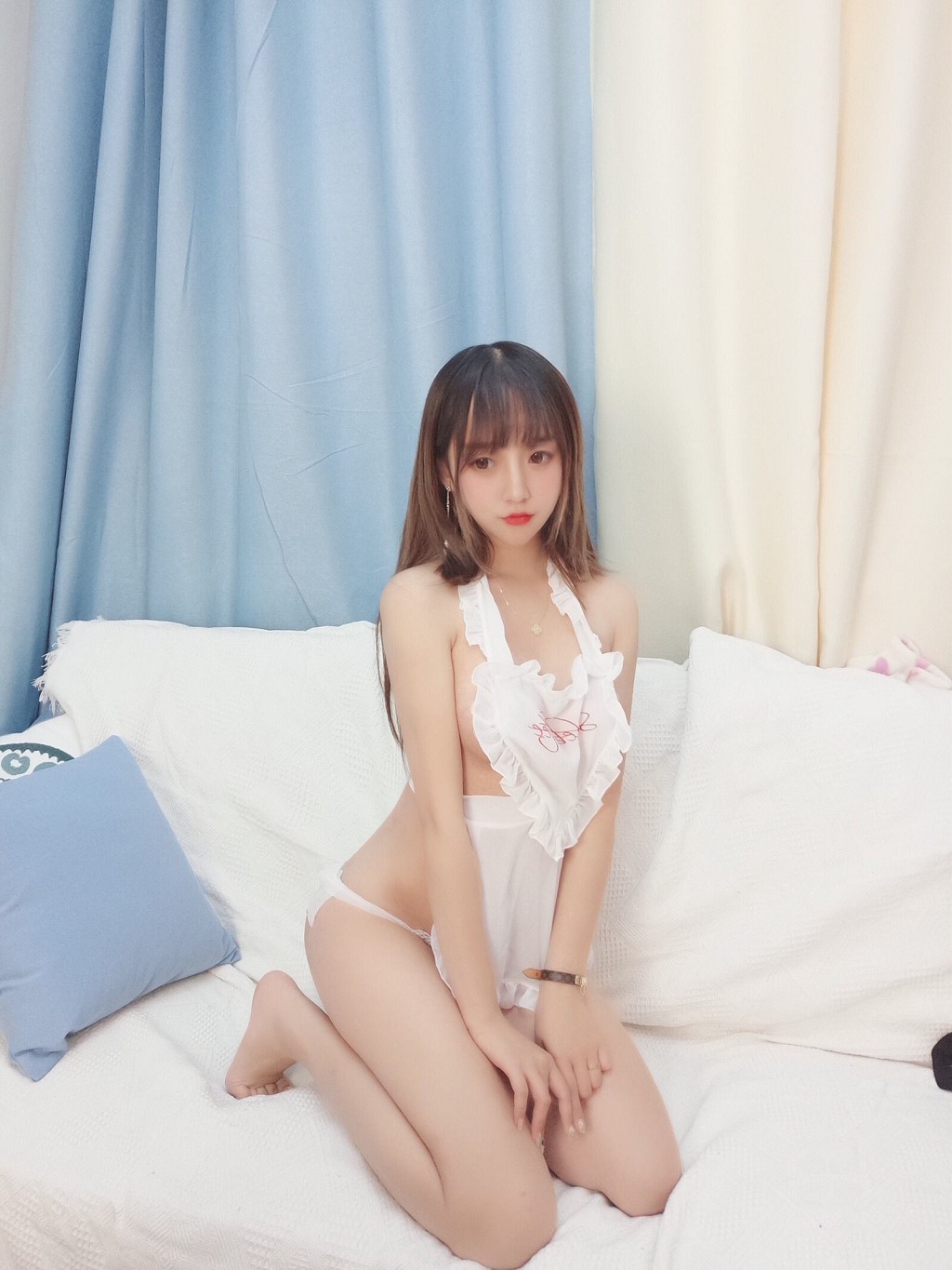 米线线sama《围裙 马戏团》 [Cosplay少女] 写真集[37P]