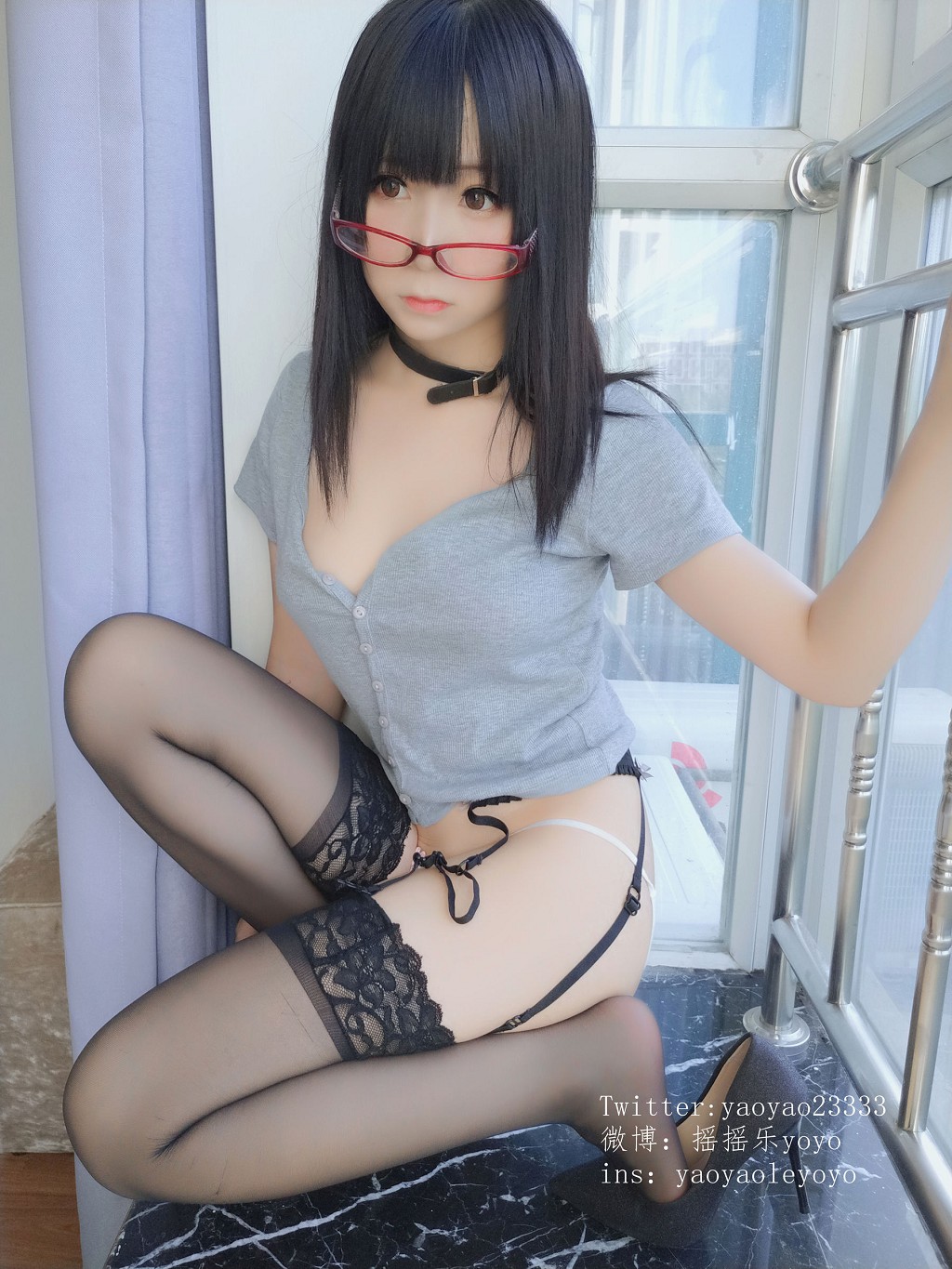 COSER摇摇乐yoyo《制服御姐》 [Cosplay福利] 写真集[150P]