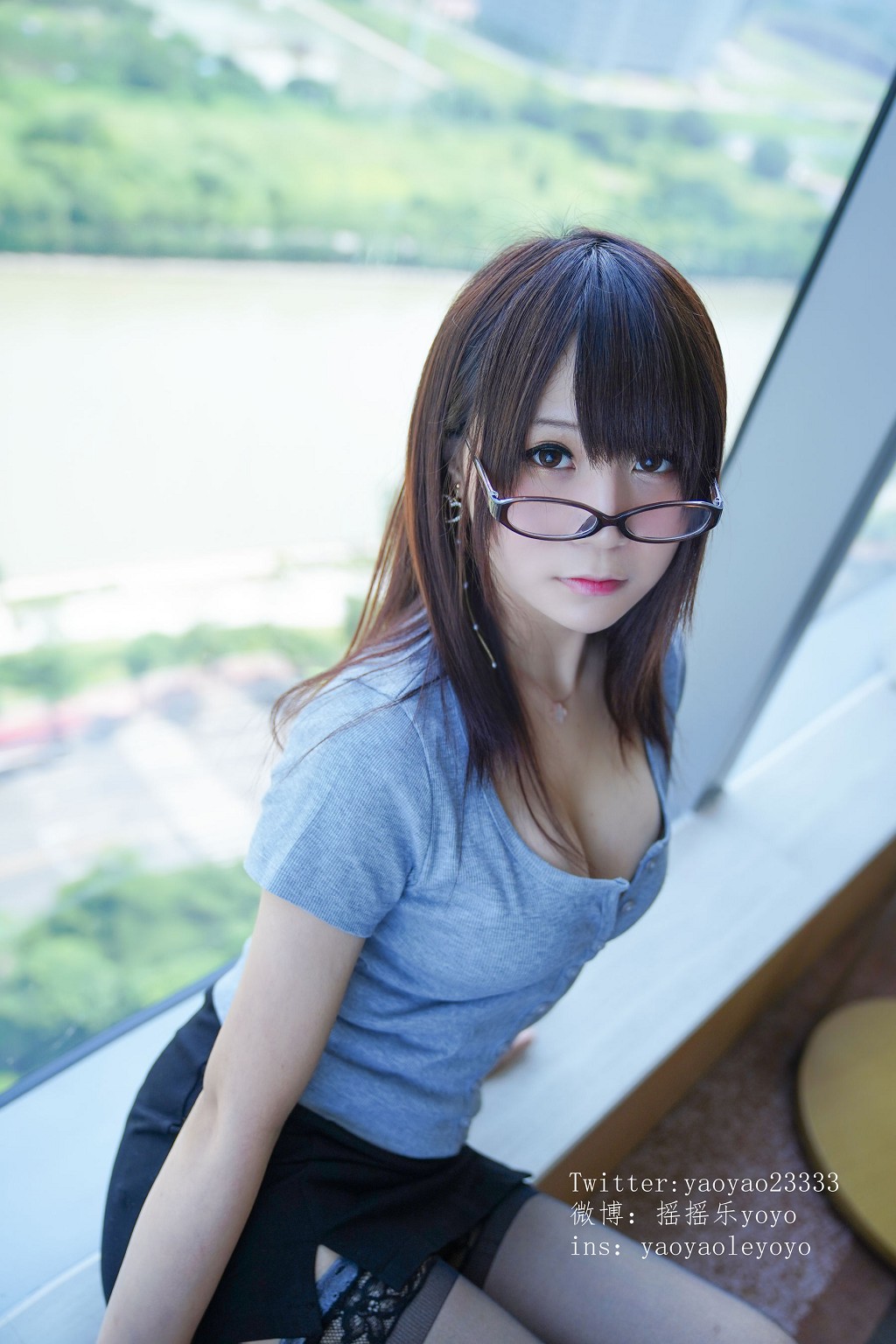 COSER摇摇乐yoyo《制服御姐》 [Cosplay福利] 写真集[150P]