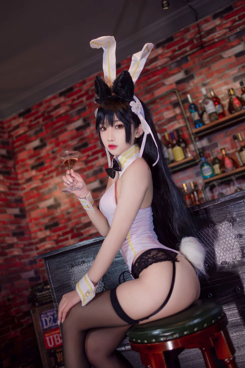 鬼畜瑶《酒吧兔女郎 泳装魔女》 [Cosplay福利] 写真集[35P]