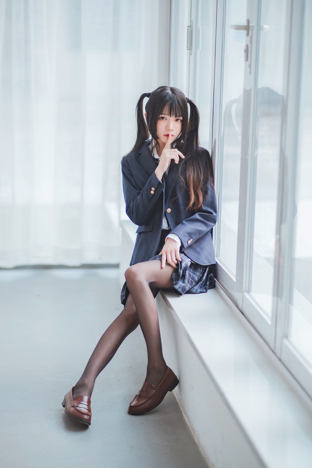 桜桃喵《冬季制服丝秀》 [Cosplay美女] 写真集[45P]