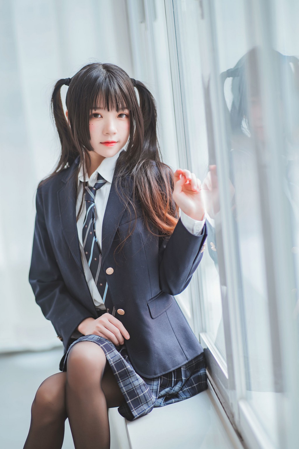 桜桃喵《冬季制服丝秀》 [Cosplay美女] 写真集[45P]