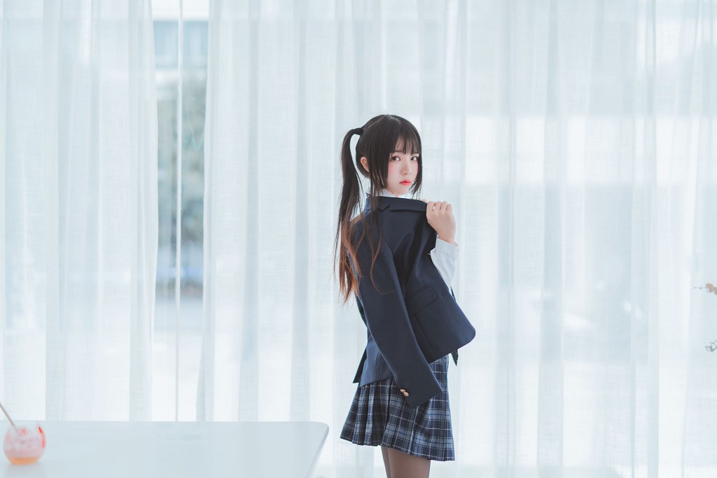 桜桃喵《冬季制服丝秀》 [Cosplay美女] 写真集[45P]