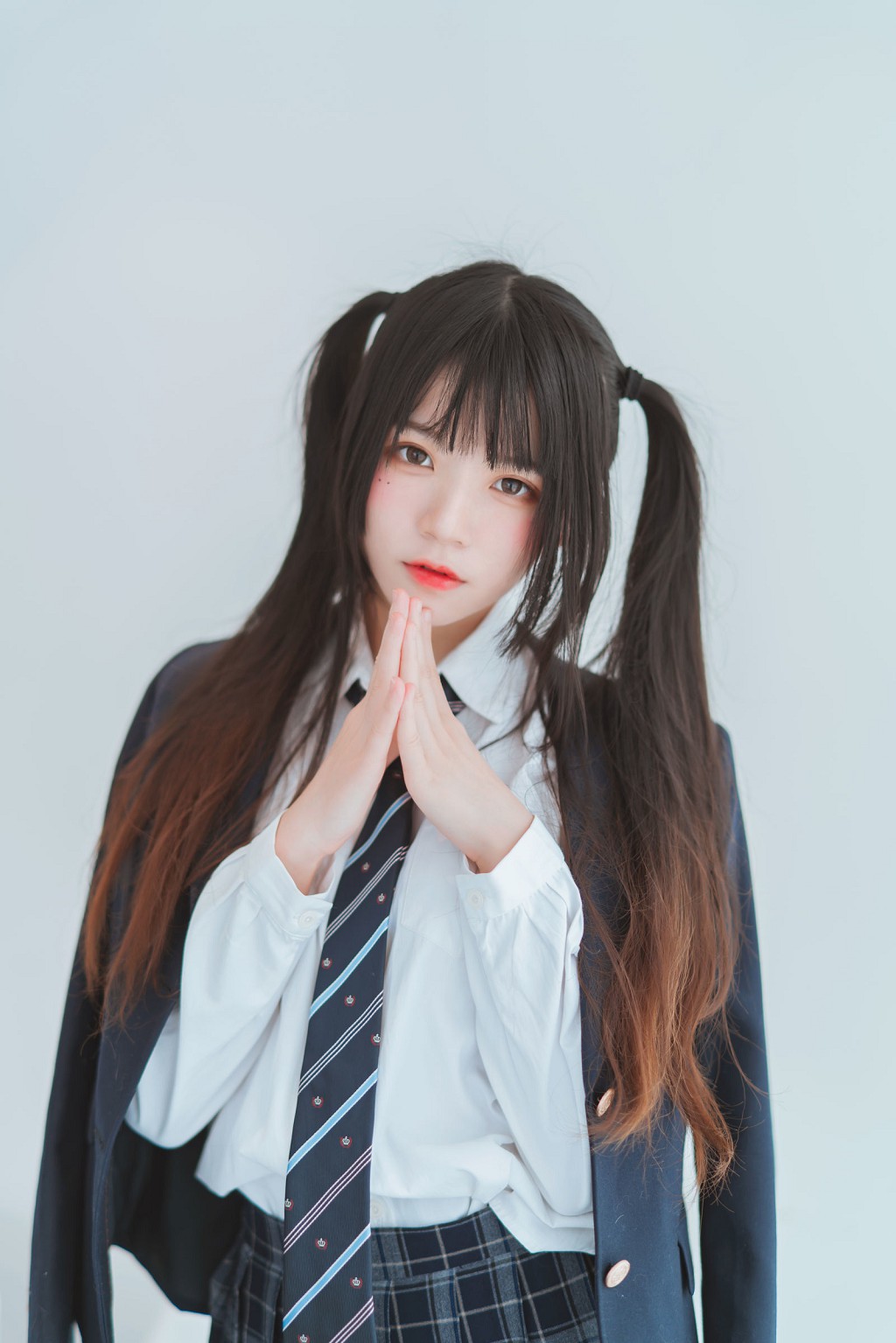 桜桃喵《冬季制服丝秀》 [Cosplay美女] 写真集[45P]