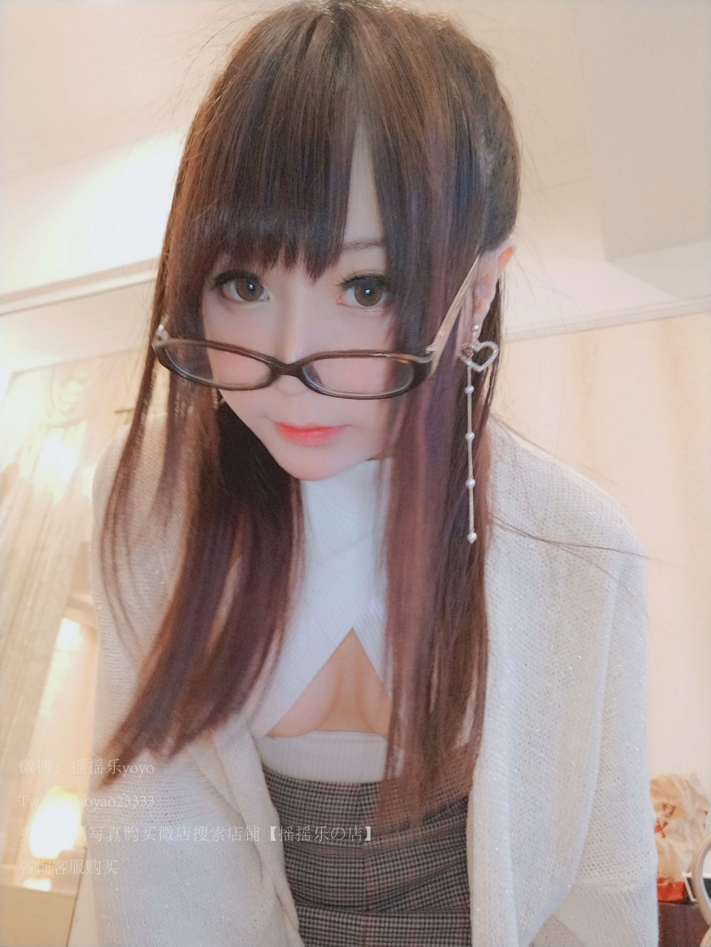 COSER摇摇乐yoyo《御姐向！》 [Cosplay福利] 写真集[120P]