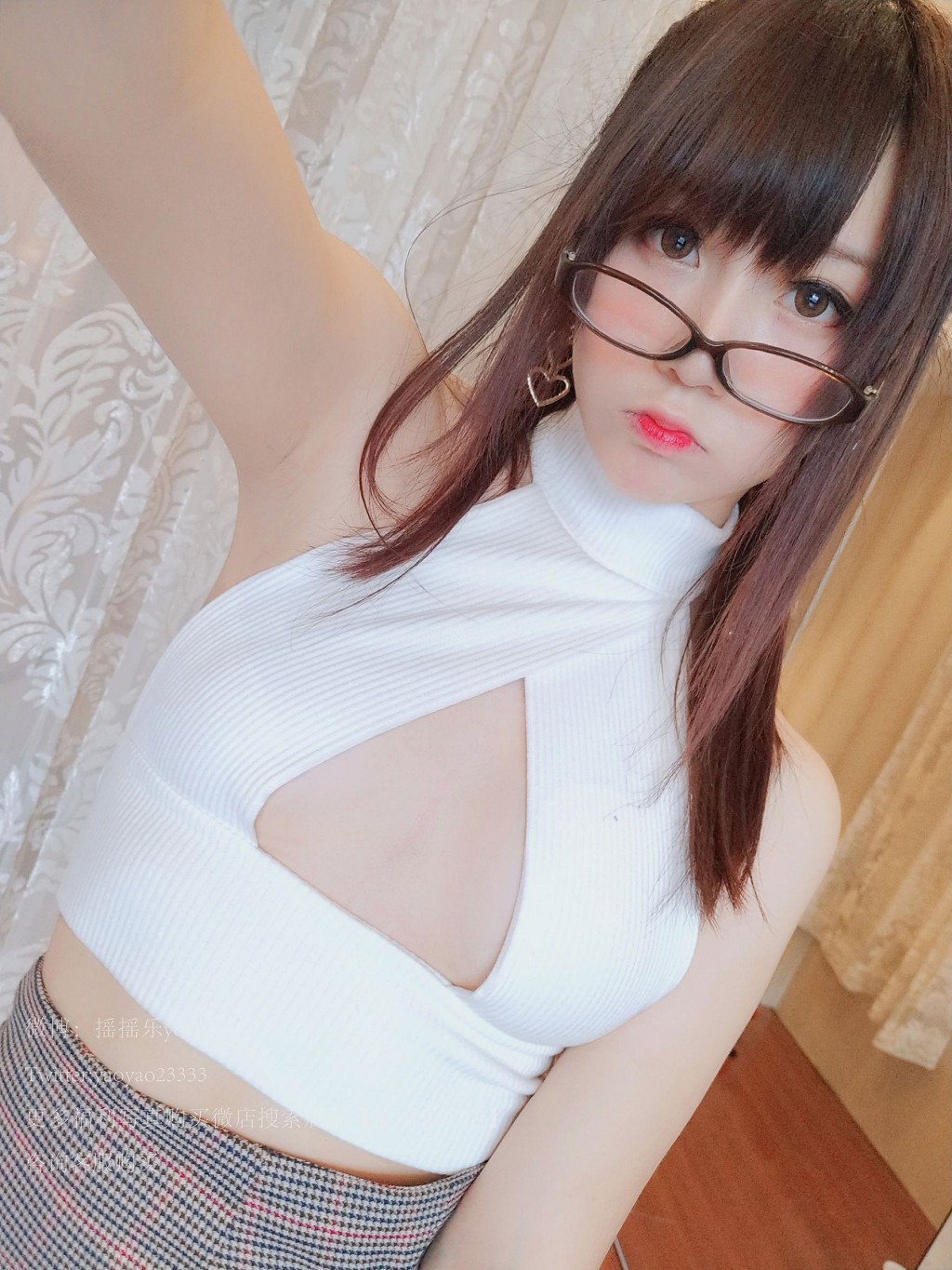 COSER摇摇乐yoyo《御姐向！》 [Cosplay福利] 写真集[120P]