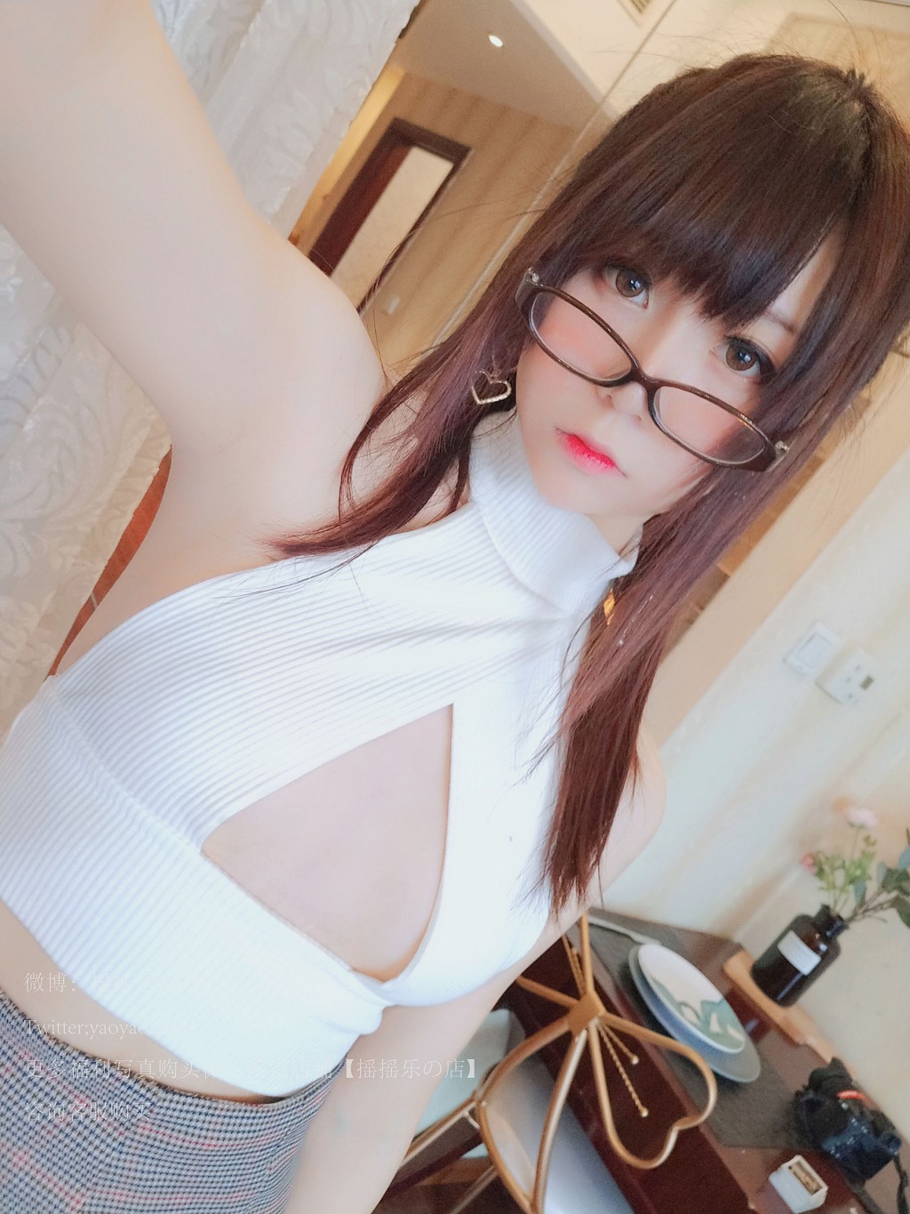 COSER摇摇乐yoyo《御姐向！》 [Cosplay福利] 写真集[120P]