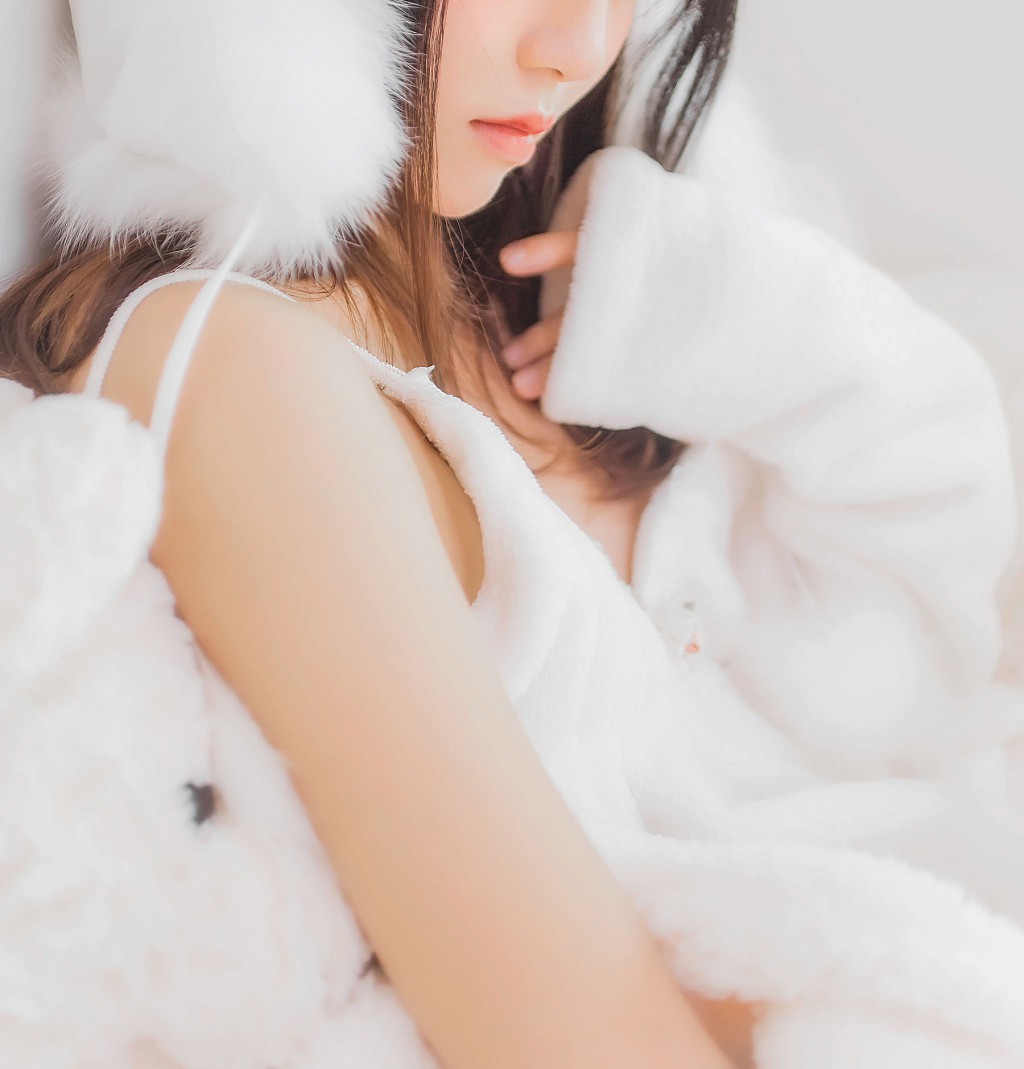 疯猫ss《喵喵睡衣》 [萝莉COS] 写真集[37P]