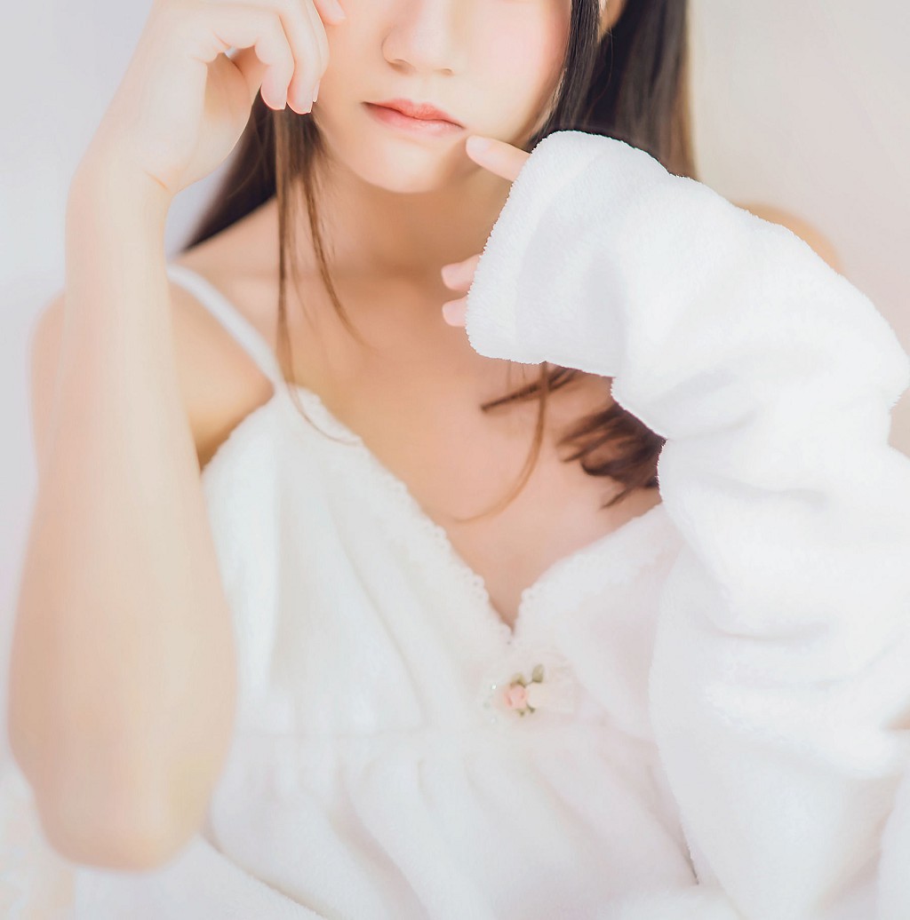 疯猫ss《喵喵睡衣》 [萝莉COS] 写真集[37P]