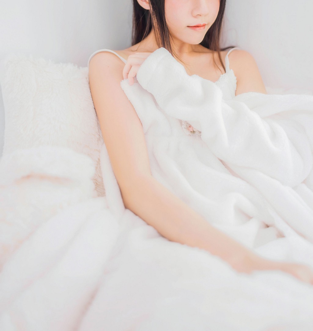 疯猫ss《喵喵睡衣》 [萝莉COS] 写真集[37P]