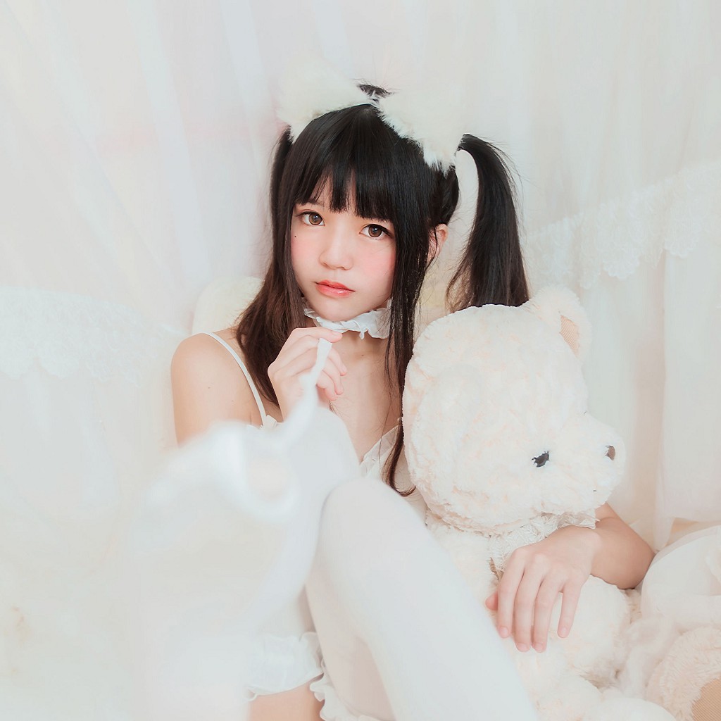 疯猫ss《喵喵睡衣》 [萝莉COS] 写真集[37P]