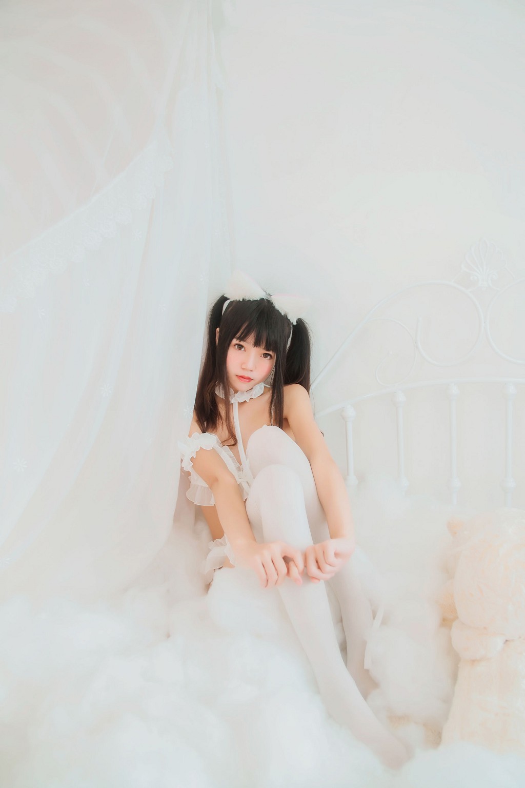 疯猫ss《喵喵睡衣》 [萝莉COS] 写真集[37P]