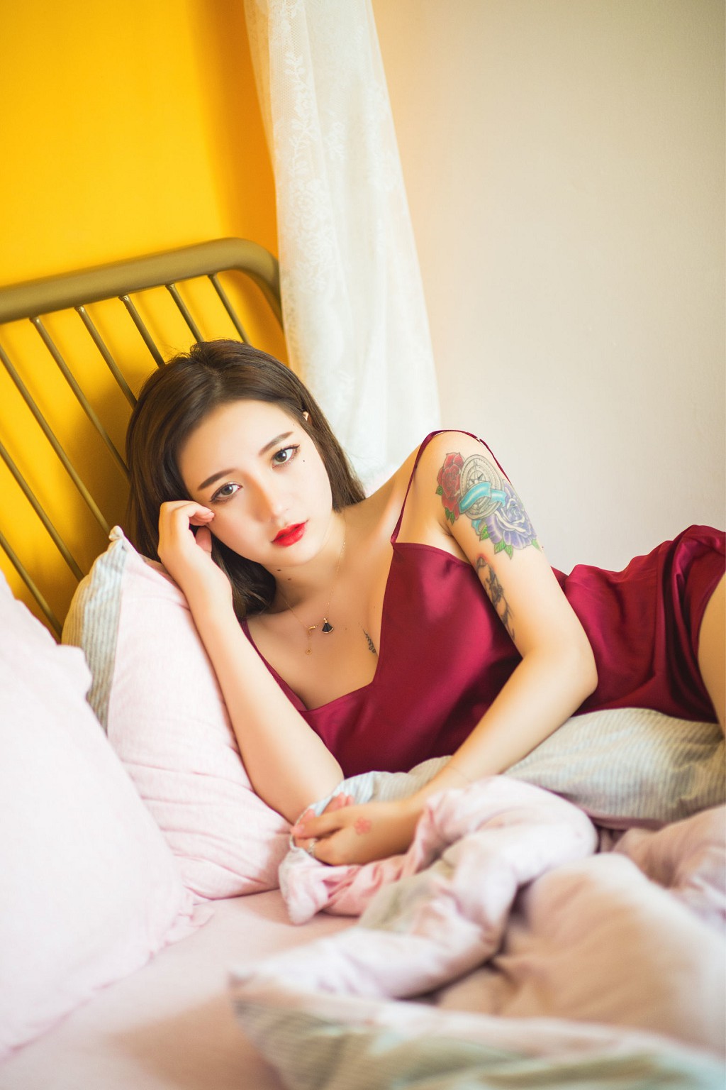 COSER洛丽塔大哥《吊带睡衣 2B改》 [Cosplay美女] 写真集[29P]