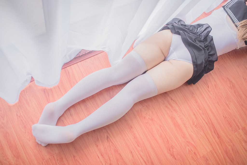 白金Saki《死库水 学生服》 [Cosplay福利] 写真集[38P]