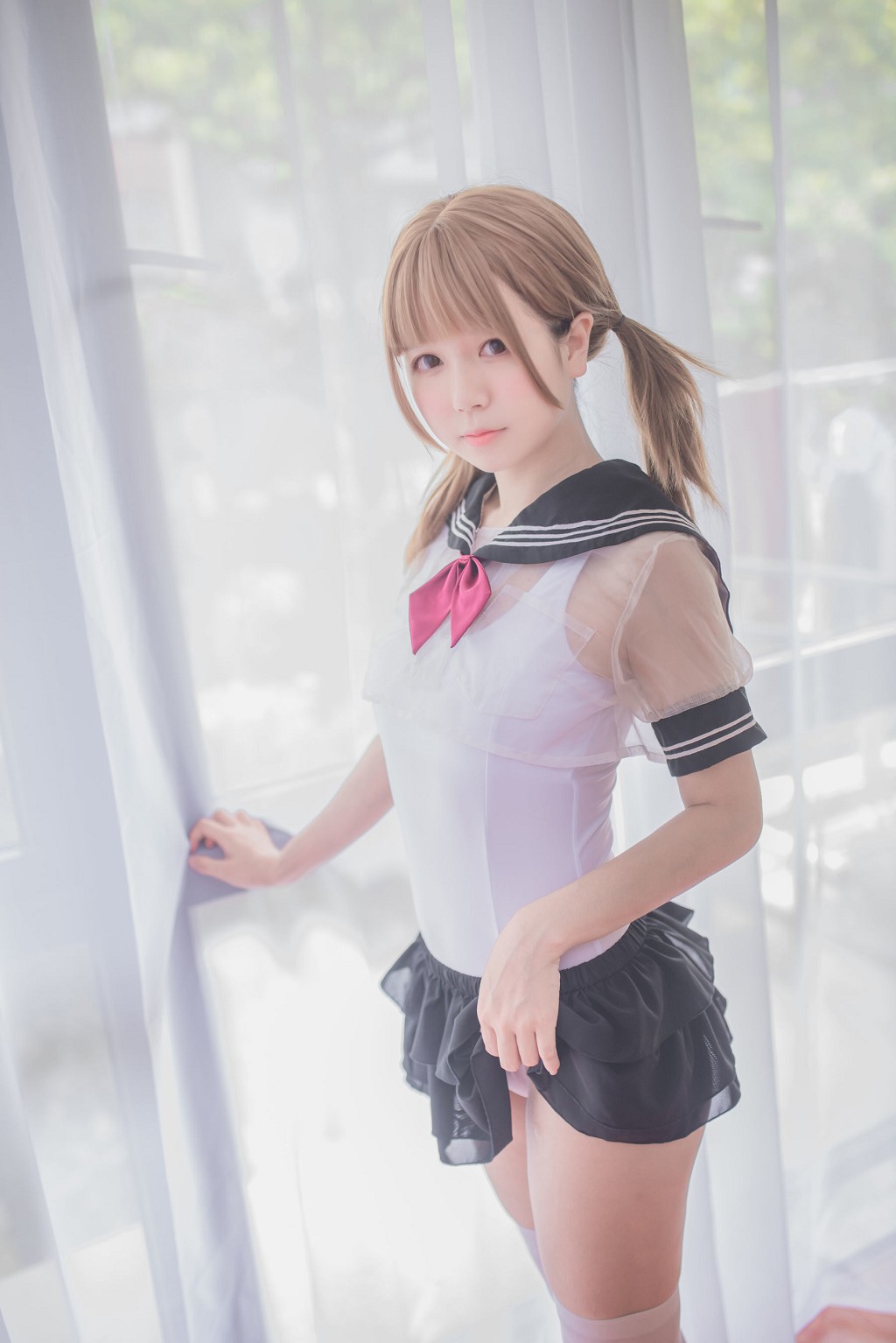 白金Saki《死库水 学生服》 [Cosplay福利] 写真集[38P]