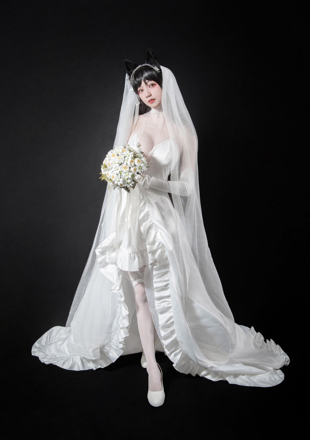 小妖精你的负卿《爱宕花嫁 居家私服 穹妹女仆》  [Cosplay福利] 写真集[26P]