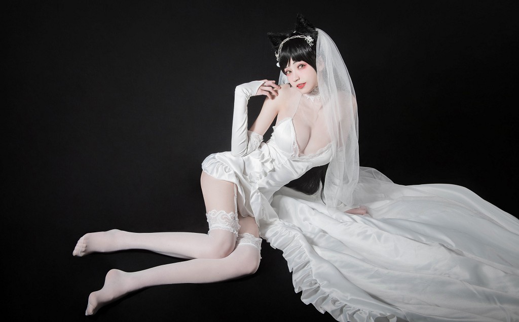 小妖精你的负卿《爱宕花嫁 居家私服 穹妹女仆》  [Cosplay福利] 写真集[26P]