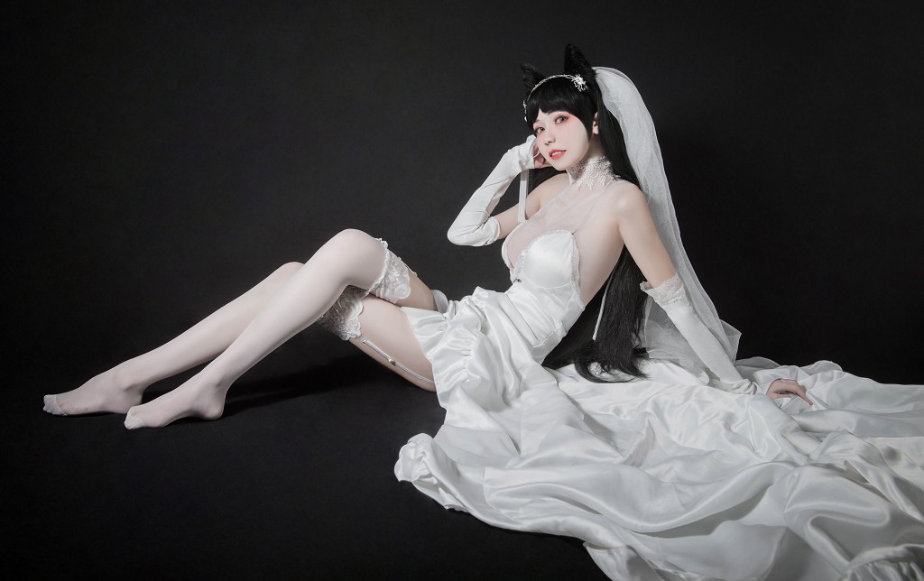 小妖精你的负卿《爱宕花嫁 居家私服 穹妹女仆》  [Cosplay福利] 写真集[26P]