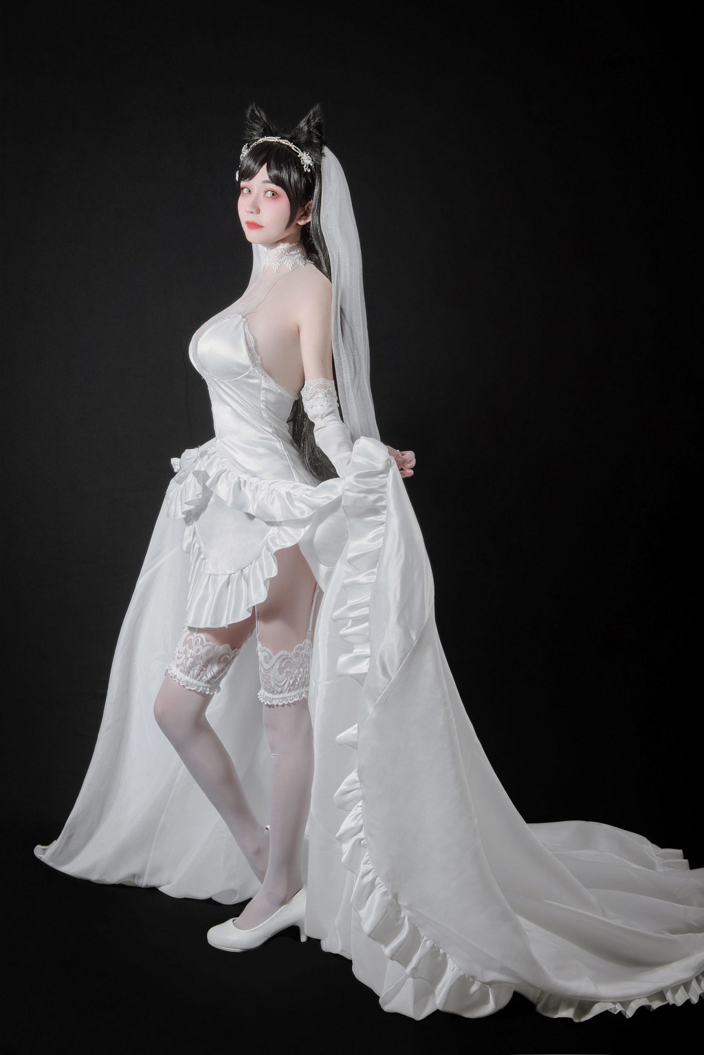 小妖精你的负卿《爱宕花嫁 居家私服 穹妹女仆》  [Cosplay福利] 写真集[26P]