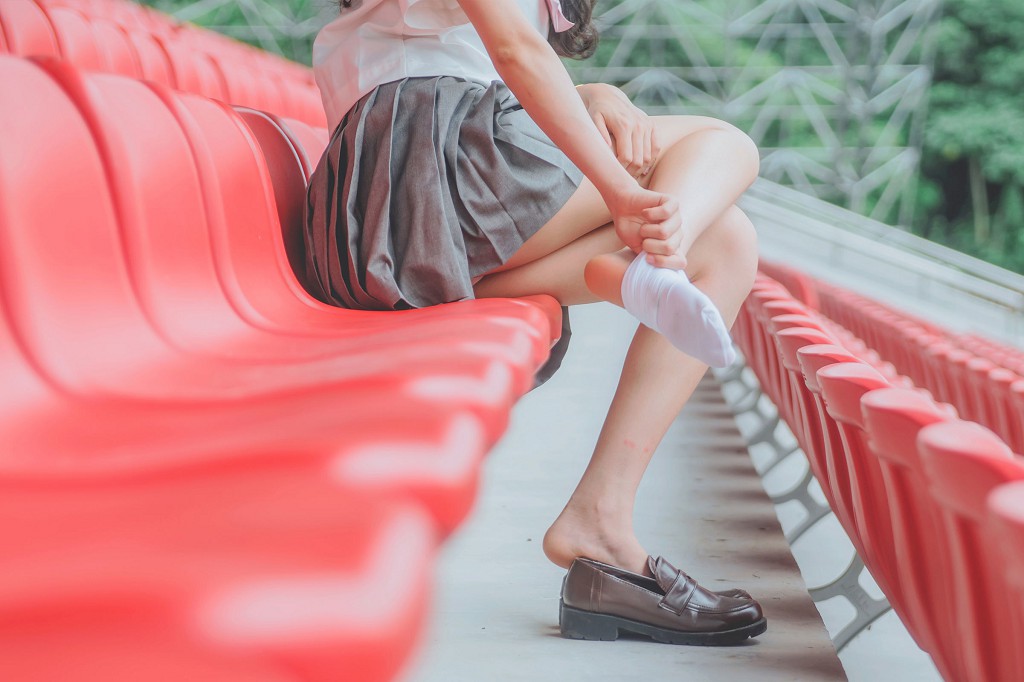 木绵绵OwO《灰色JK制服》 [COSER美女] 写真集[38P]