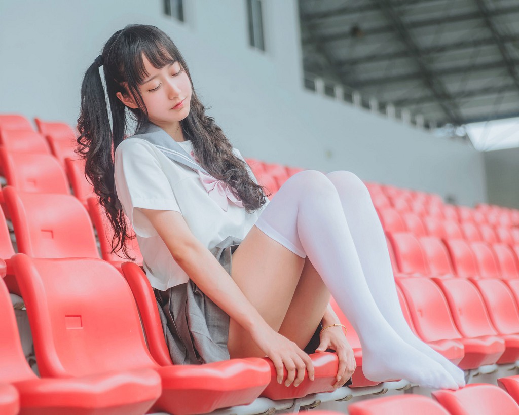 木绵绵OwO《灰色JK制服》 [COSER美女] 写真集[38P]