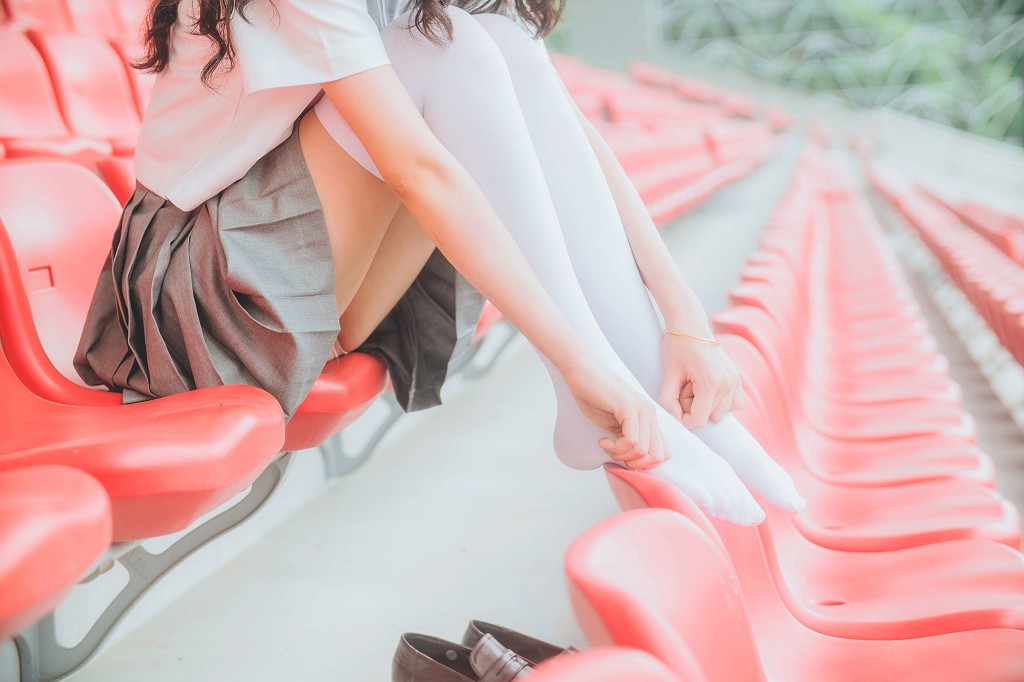 木绵绵OwO《灰色JK制服》 [COSER美女] 写真集[38P]