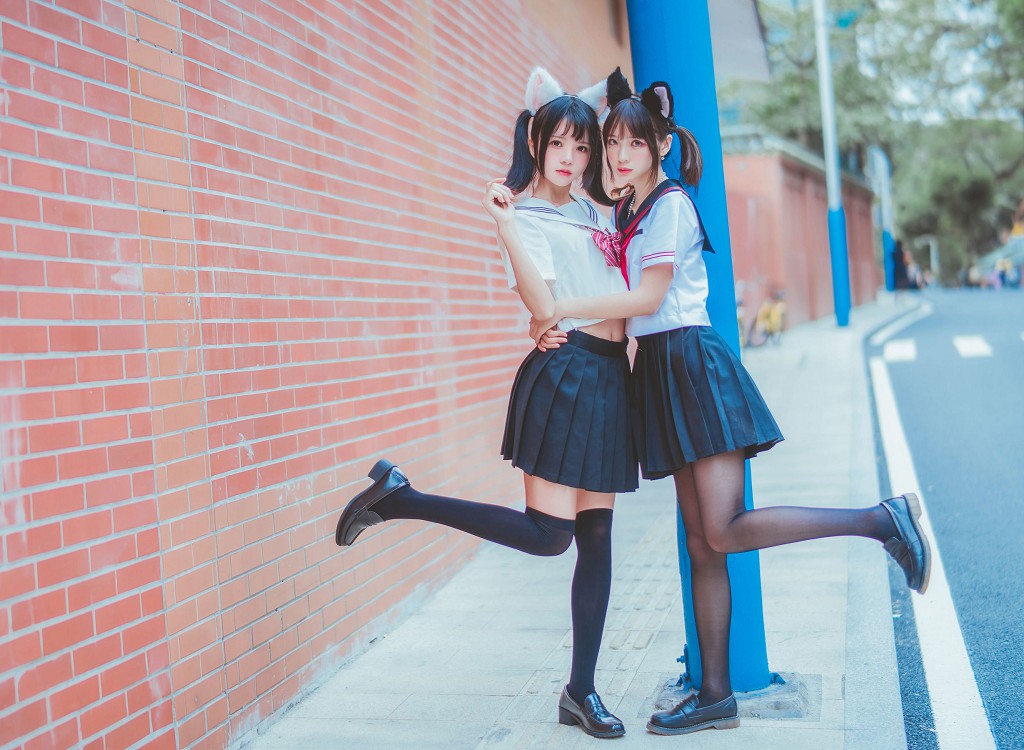 ​桜桃喵&疯猫ss 《JK百合2》 [萝莉COS] 写真集[33P]