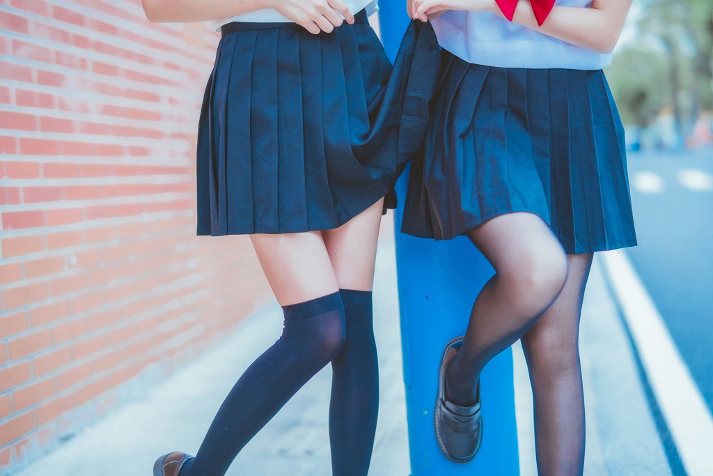 ​桜桃喵&疯猫ss 《JK百合2》 [萝莉COS] 写真集[33P]