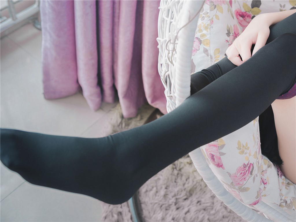 [风之领域] NO.160 萌萌COS小妹 写真集[44P]