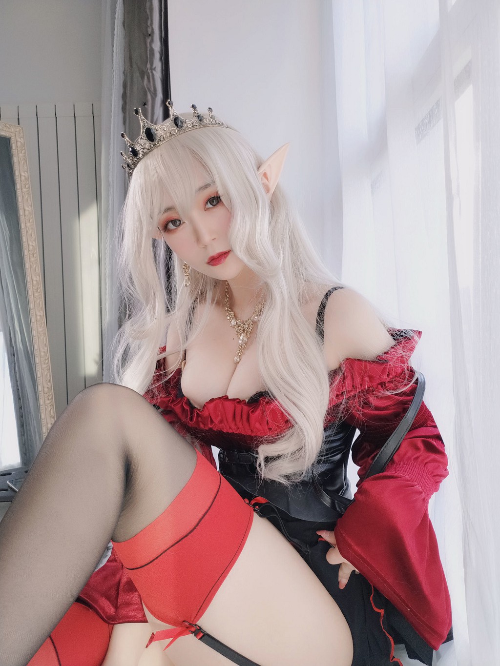COSER白银81《皇家吸血鬼》 [Cosplay少女] 写真集[50P]