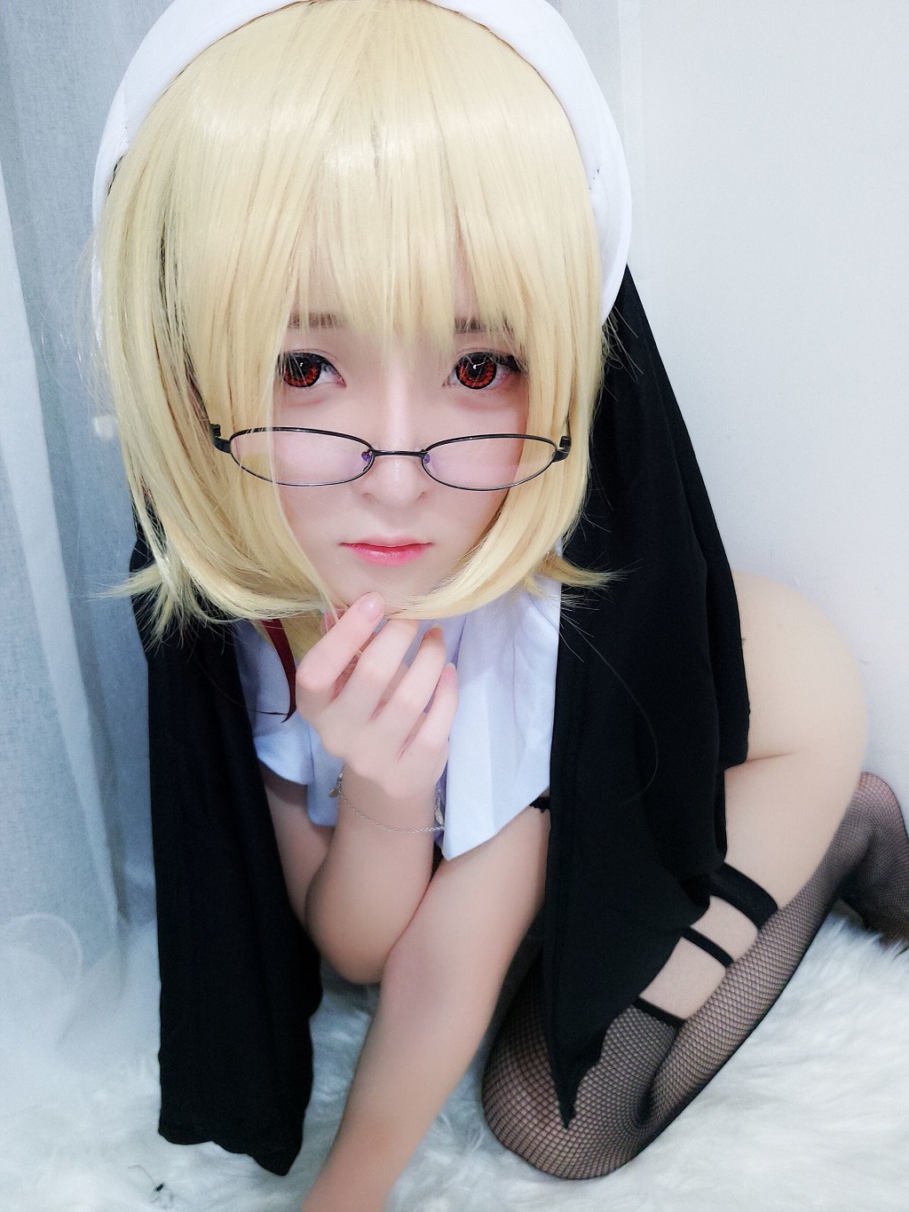 一小央泽 《修女小姐姐（黑）》 [Cosplay美女] 写真集[21P]