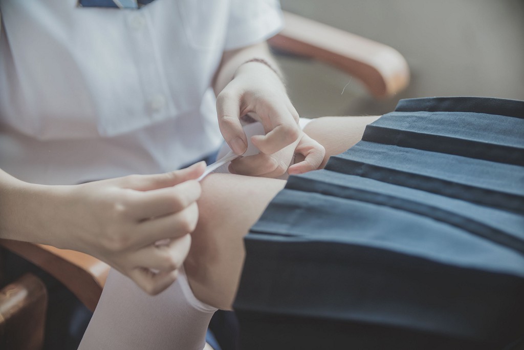 ​桜桃喵&疯猫ss《JK百合》 [萝莉COS] 写真集[43P]