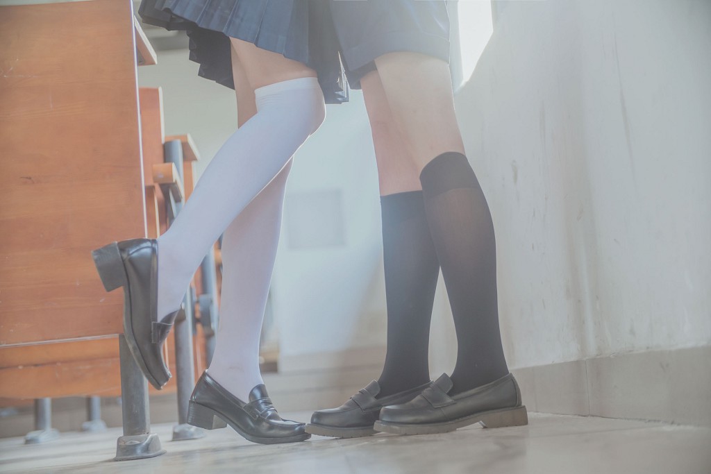 ​桜桃喵&疯猫ss《JK百合》 [萝莉COS] 写真集[43P]