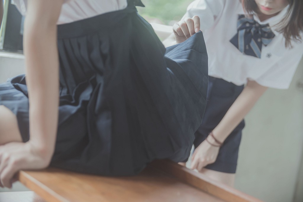 ​桜桃喵&疯猫ss《JK百合》 [萝莉COS] 写真集[43P]